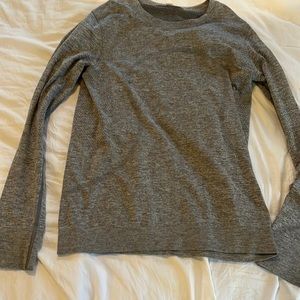 Womens lululemon relaxed long sleeve swiftly tech!